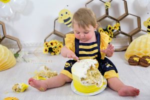 Elize Mare Photography_Bee Cake Smash 
