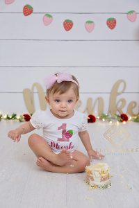 Elize Mare Photography_Strawberry 1st Birthday Cake smash